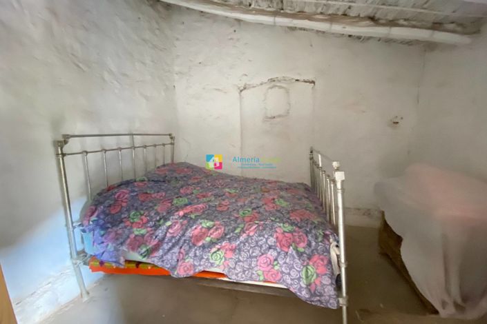 Image No.26-5 Bed Country House for sale