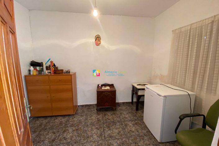 Image No.8-5 Bed Country House for sale