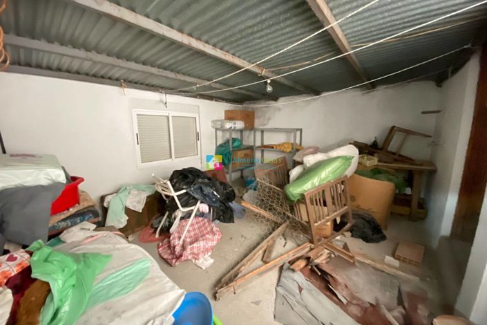 Image No.28-6 Bed Townhouse for sale