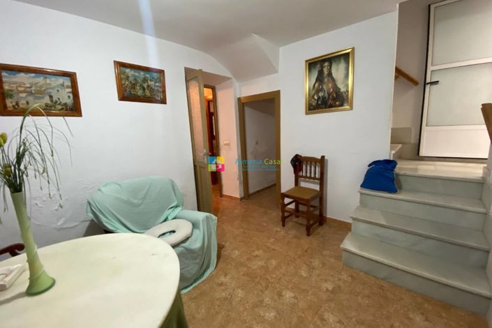 Image No.9-6 Bed Townhouse for sale