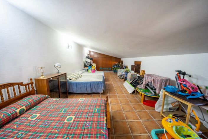 Image No.25-5 Bed Country House for sale