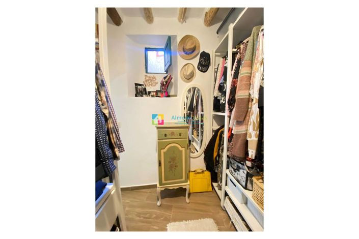 Image No.21-3 Bed Townhouse for sale