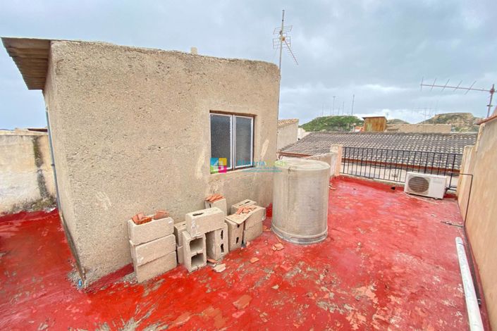 Image No.26-4 Bed Townhouse for sale