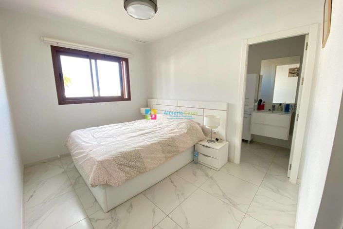 Image No.12-3 Bed Apartment for sale