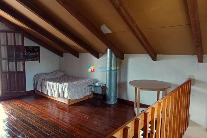 Image No.10-3 Bed Country House for sale