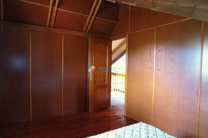 Image No.12-3 Bed Country House for sale