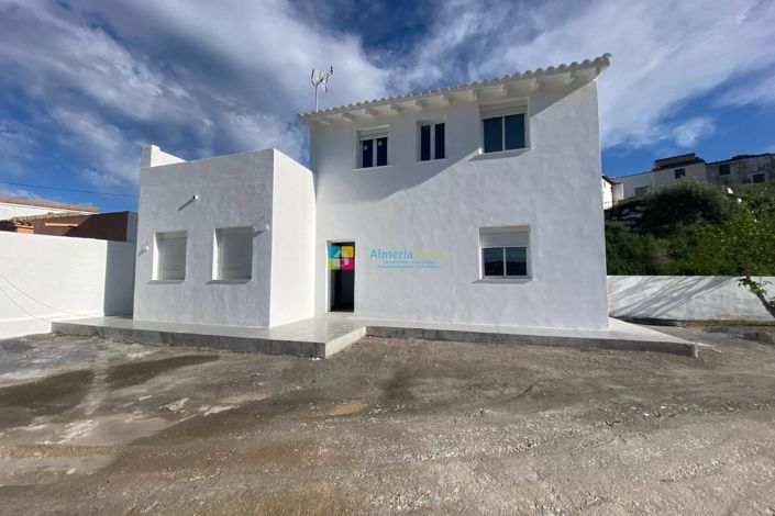 Image No.1-3 Bed Villa for sale