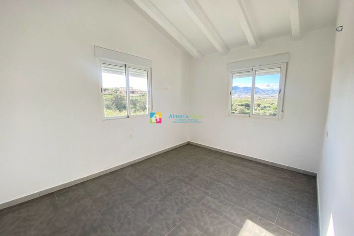 Image No.15-3 Bed Villa for sale