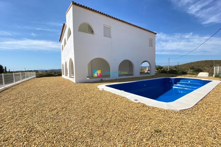 Image No.1-4 Bed Villa for sale
