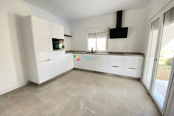 Image No.10-4 Bed Villa for sale