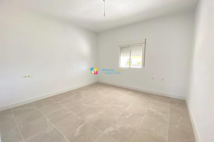 Image No.14-4 Bed Villa for sale