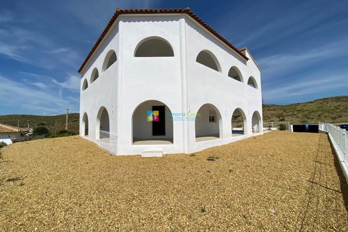 Image No.4-4 Bed Villa for sale