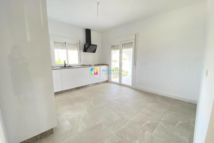 Image No.9-4 Bed Villa for sale