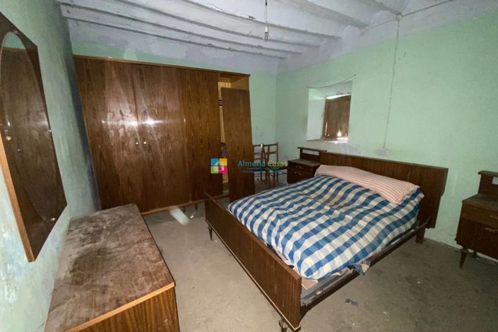 Image No.12-3 Bed Country House for sale