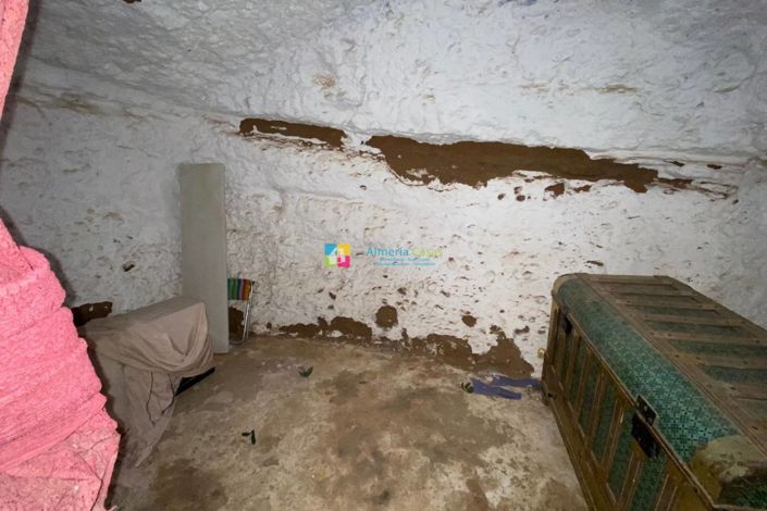 Image No.15-3 Bed Country House for sale