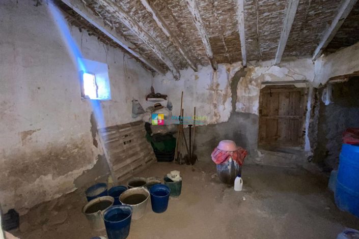 Image No.17-3 Bed Country House for sale