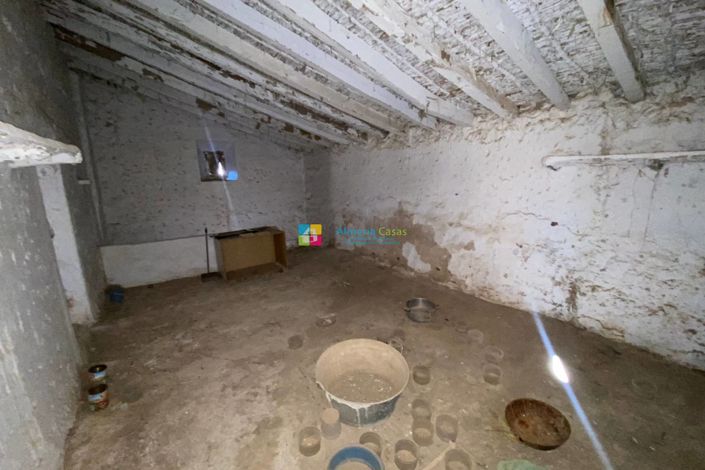 Image No.20-3 Bed Country House for sale