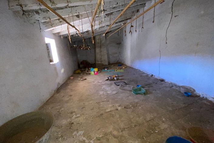 Image No.22-3 Bed Country House for sale