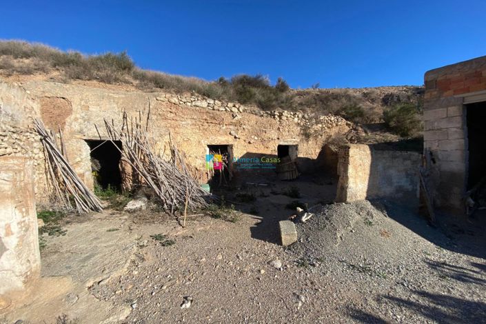 Image No.23-3 Bed Country House for sale