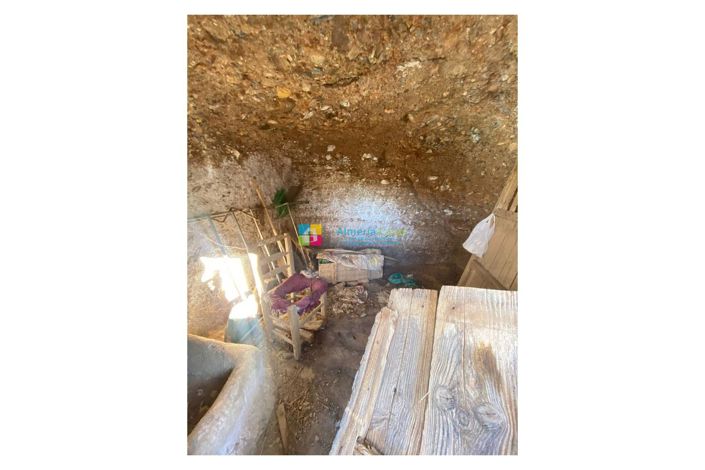 Image No.24-3 Bed Country House for sale