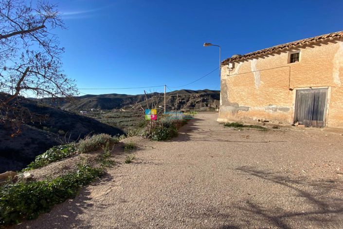 Image No.25-3 Bed Country House for sale