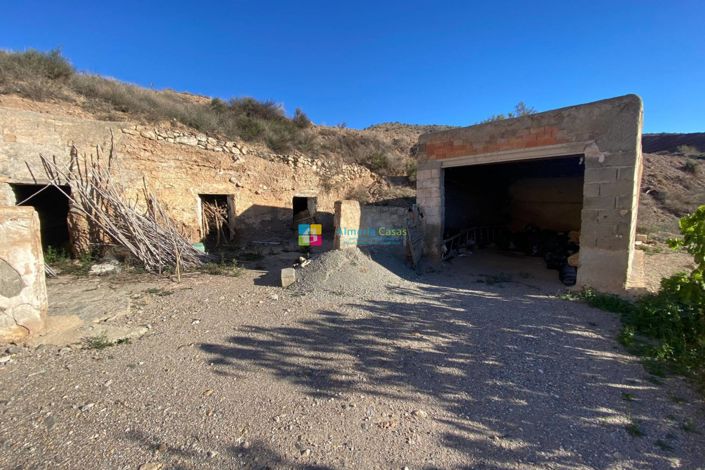 Image No.3-3 Bed Country House for sale