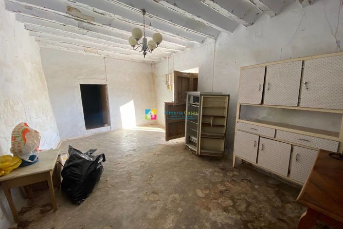 Image No.6-3 Bed Country House for sale