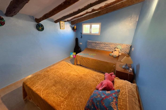 Image No.18-4 Bed Country House for sale