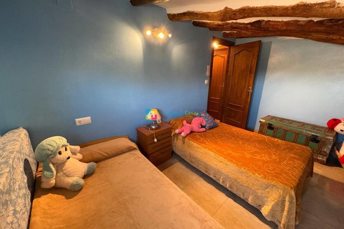 Image No.19-4 Bed Country House for sale