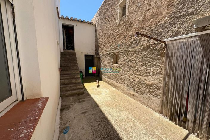 Image No.27-4 Bed Country House for sale