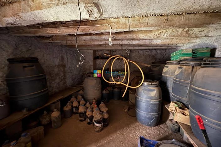 Image No.28-4 Bed Country House for sale