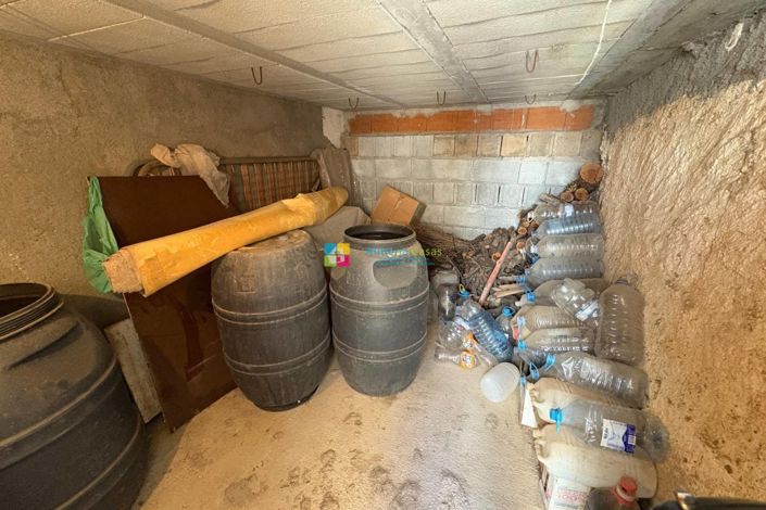 Image No.29-4 Bed Country House for sale