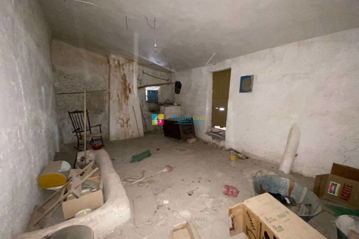 Image No.14-3 Bed Townhouse for sale