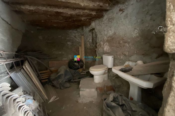 Image No.17-3 Bed Townhouse for sale