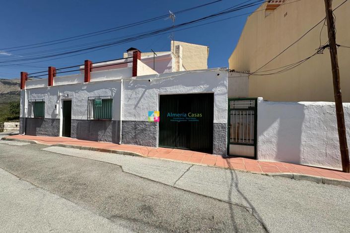Image No.1-3 Bed Townhouse for sale