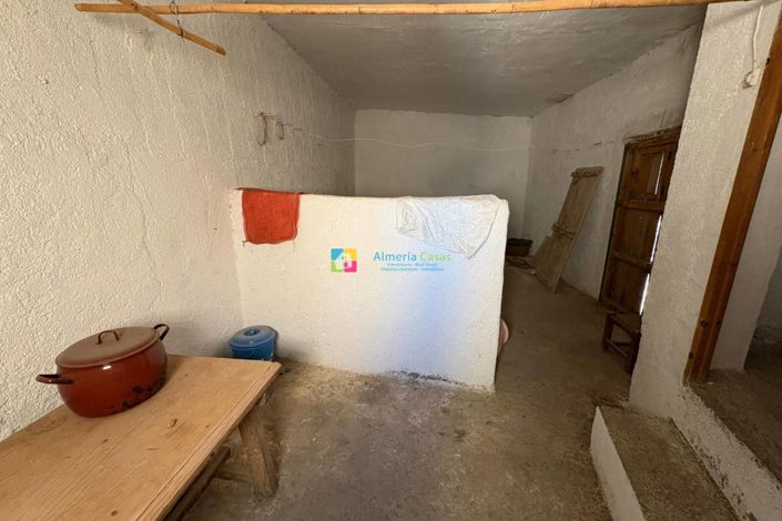 Image No.19-3 Bed Townhouse for sale