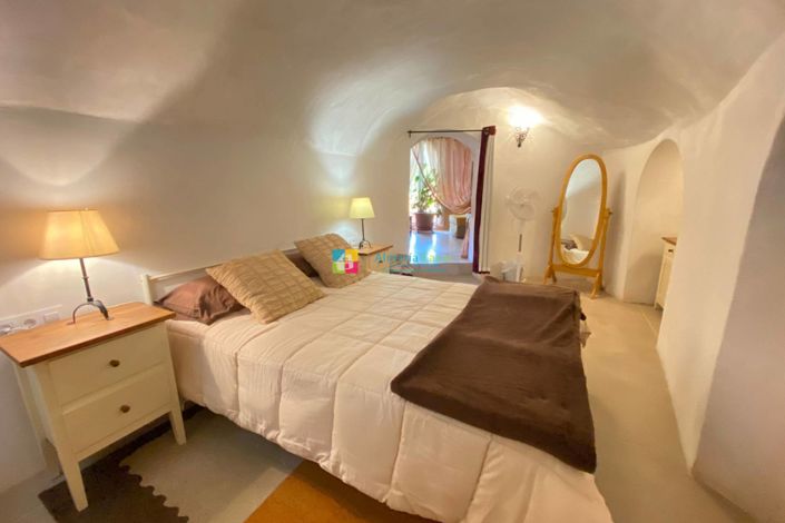 Image No.10-3 Bed Country House for sale