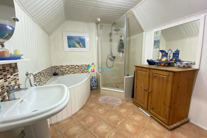 Image No.15-3 Bed Country House for sale