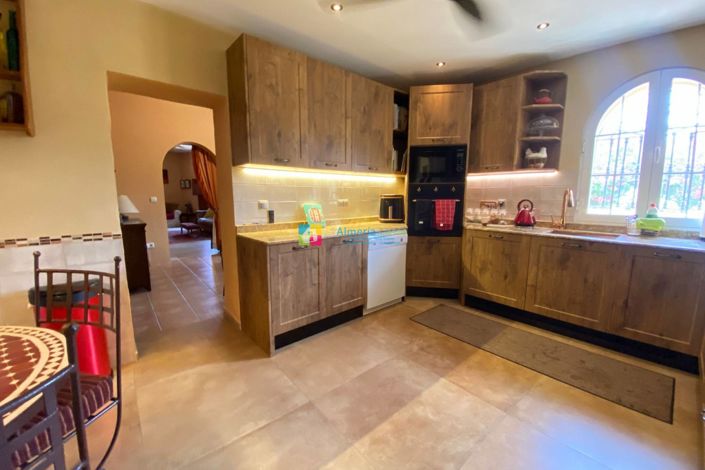 Image No.18-3 Bed Country House for sale