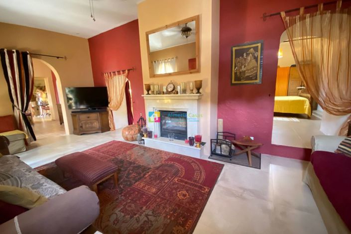 Image No.2-3 Bed Country House for sale