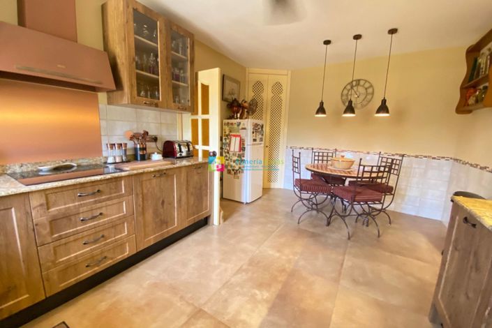 Image No.20-3 Bed Country House for sale