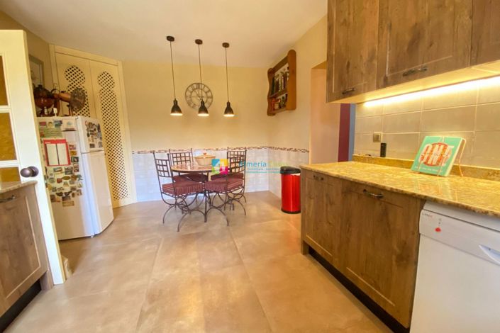 Image No.21-3 Bed Country House for sale