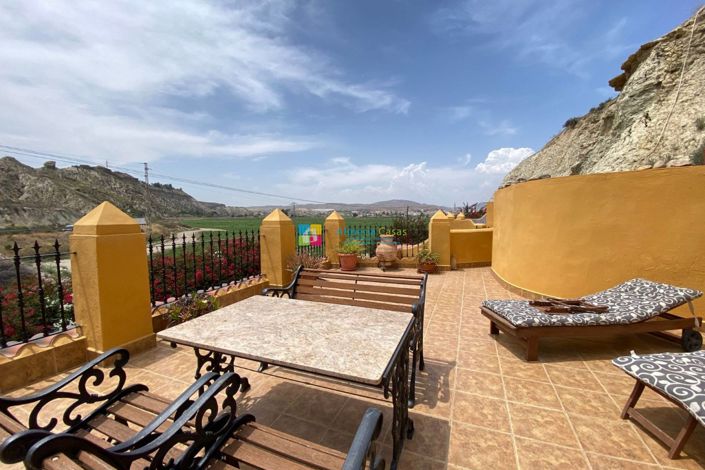 Image No.37-3 Bed Country House for sale