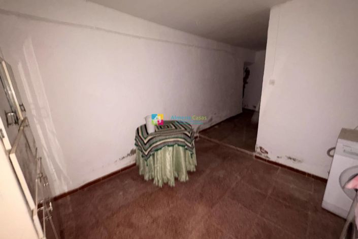 Image No.18-4 Bed Country House for sale