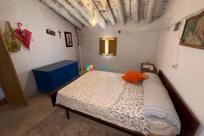 Image No.25-5 Bed Townhouse for sale