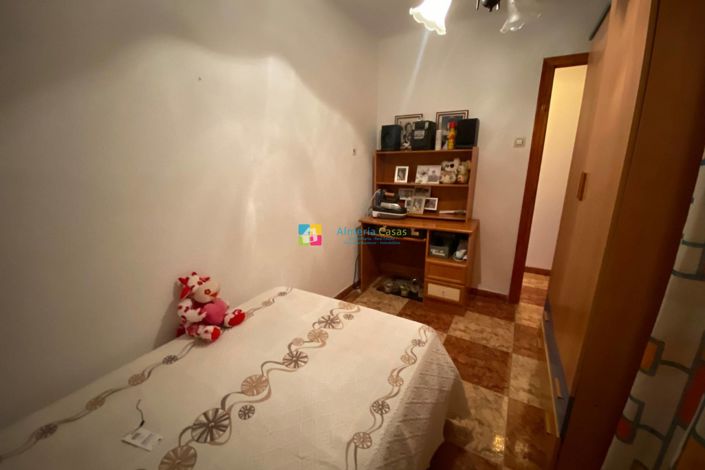 Image No.17-3 Bed Apartment for sale