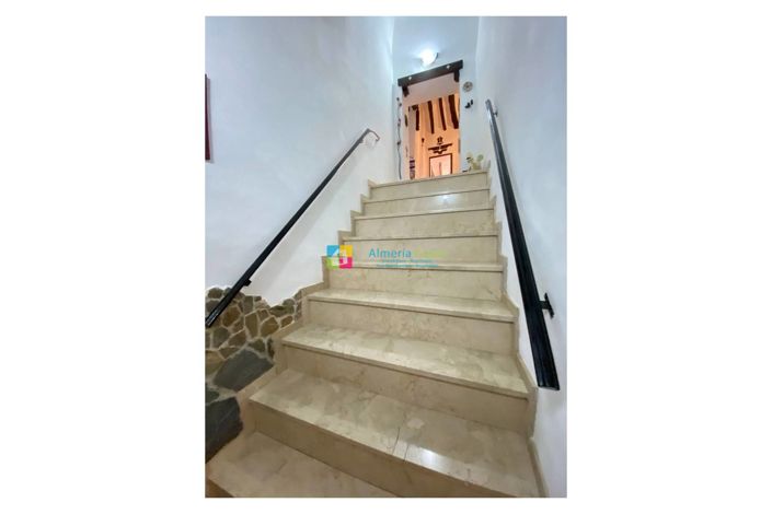 Image No.17-3 Bed Townhouse for sale