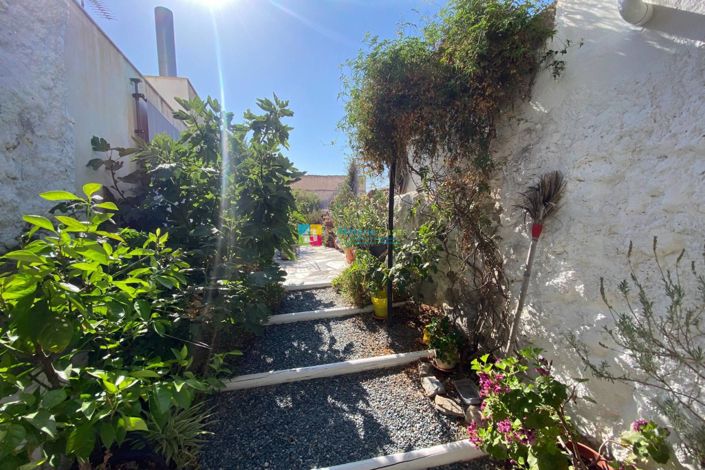 Image No.29-3 Bed Townhouse for sale