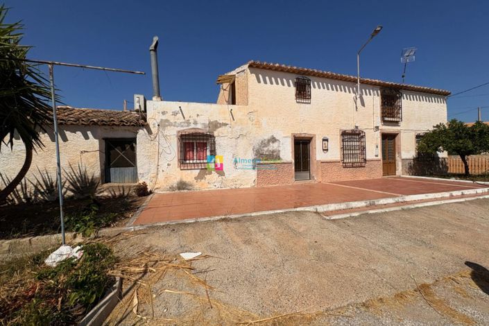 Image No.1-3 Bed Country House for sale