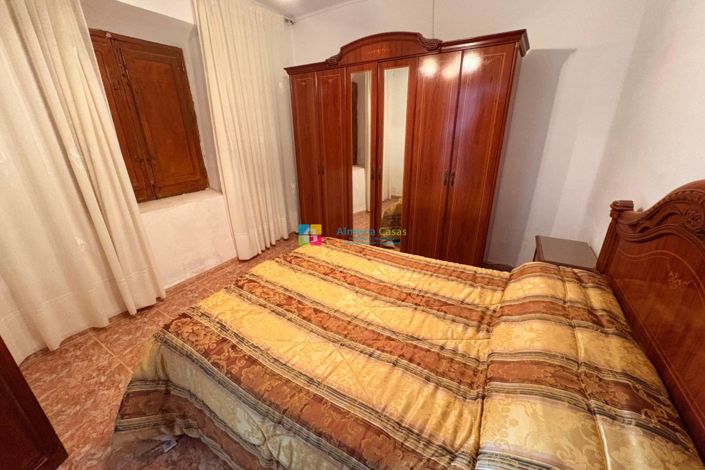 Image No.15-3 Bed Country House for sale